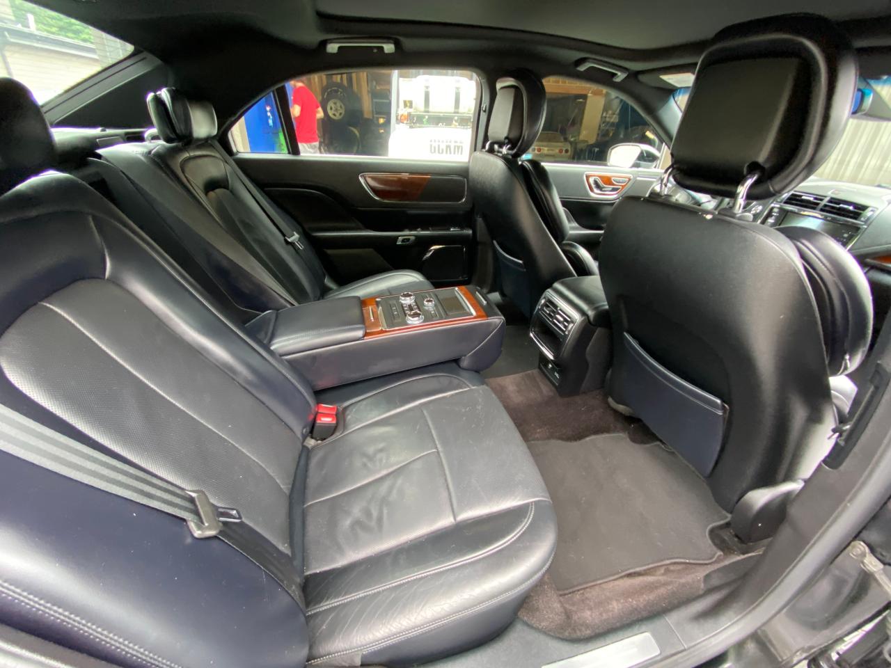2017 Lincoln Continental VIN 1LN6L9HK3H5603871 Copart auction photo, normal wear / minor dent/scratches damage thumbnail 6