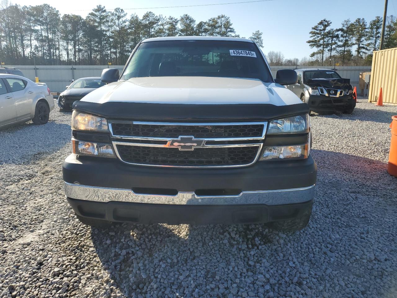 2006 Chevrolet Silverado VIN 1GCHC23U86F252766 Copart auction photo, side / front end damage thumbnail 5
