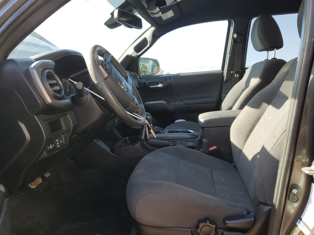 2019 Toyota Tacoma VIN 3TMCZ5AN4KM269936 Copart auction photo, all over damage thumbnail 7