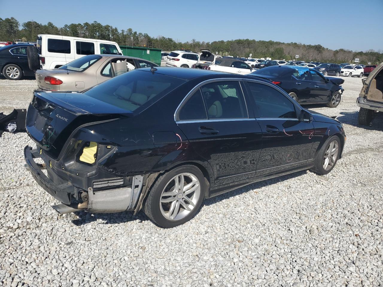 2013 Mercedes-Benz C-klasse VIN WDDGF8AB0DA820046 Copart auction photo, rear end / minor dent/scratches damage thumbnail 3