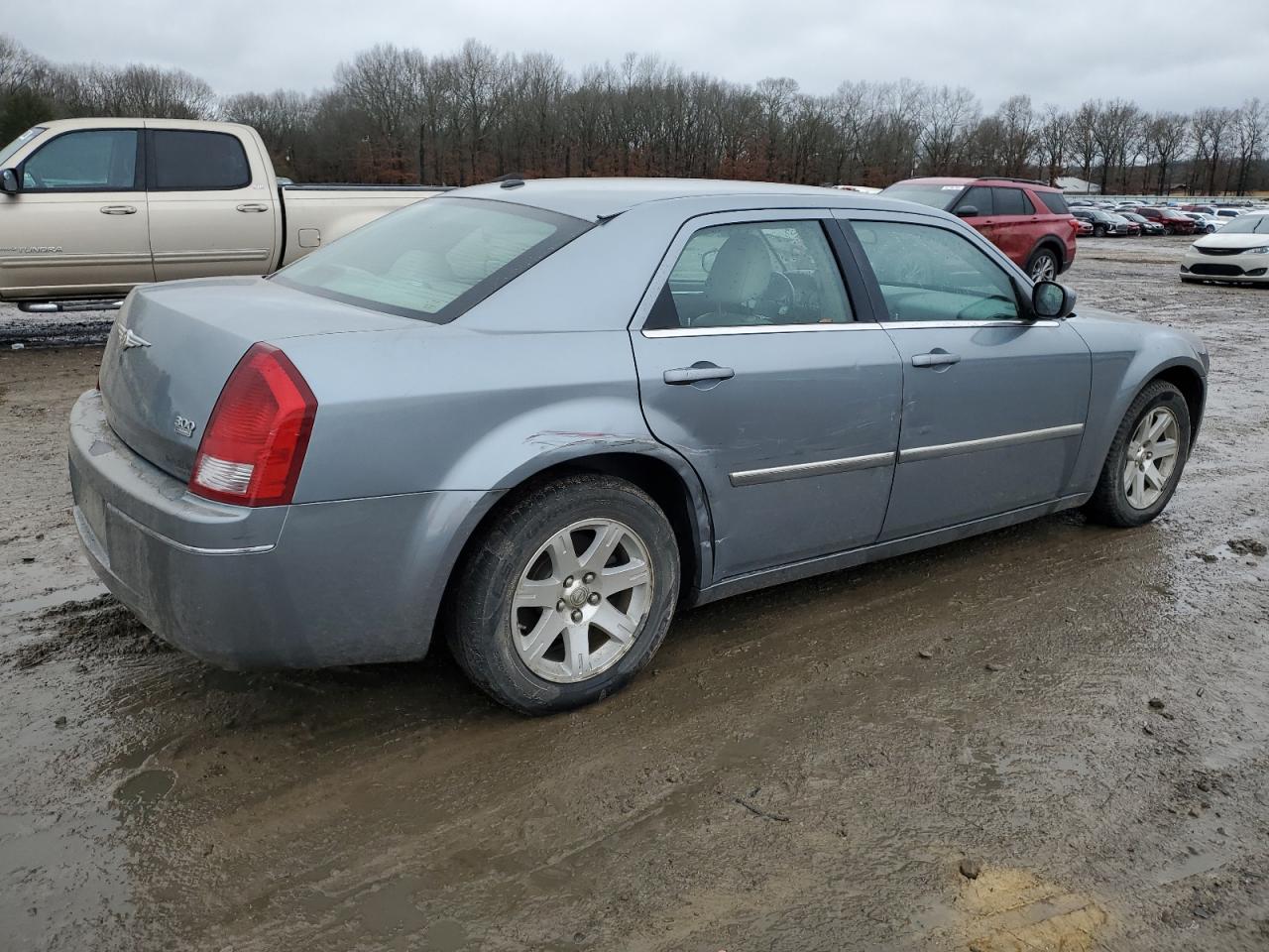 2007 Chrysler 300 VIN 2C3KA53G97H670605 Copart auction photo, side / minor dent/scratches damage thumbnail 3