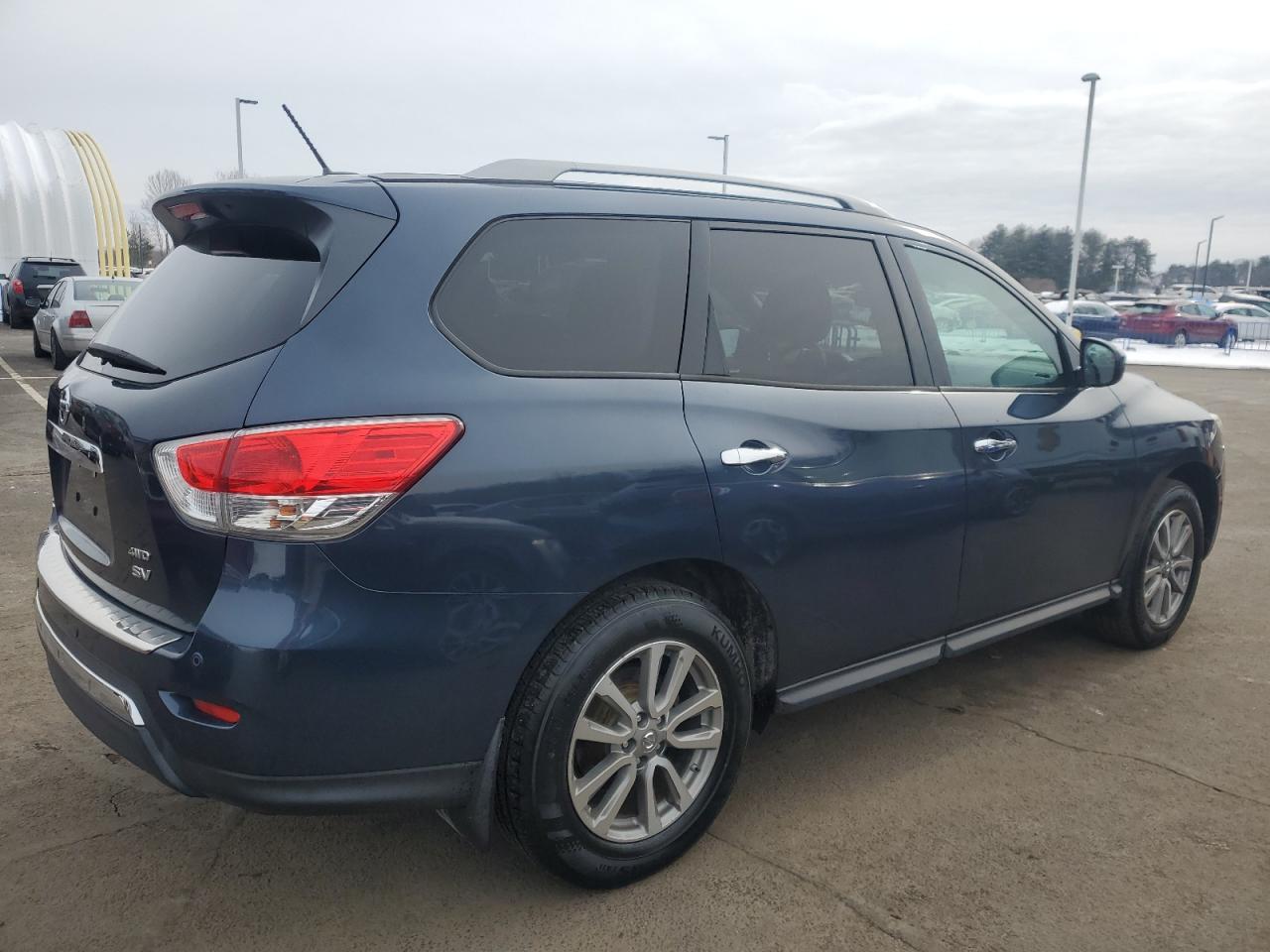 2015 Nissan Pathfinder VIN 5N1AR2MM7FC628532 Copart auction photo, minor dent/scratches / mechanical damage thumbnail 3