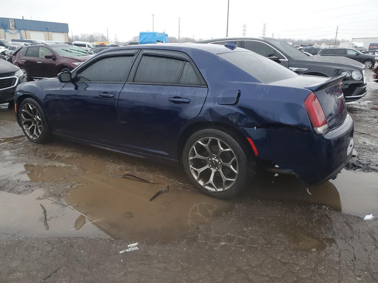 2015 Chrysler 300 VIN 2C3CCABT1FH842808 Copart auction photo, rear end / side damage thumbnail 2
