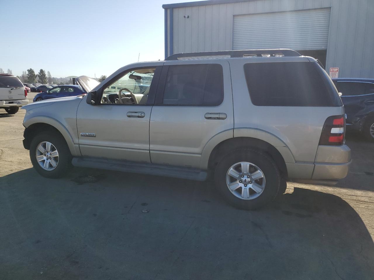 2006 Ford Explorer VIN 1FMEU63E96ZA21403 Copart auction photo, front end / minor dent/scratches damage thumbnail 2