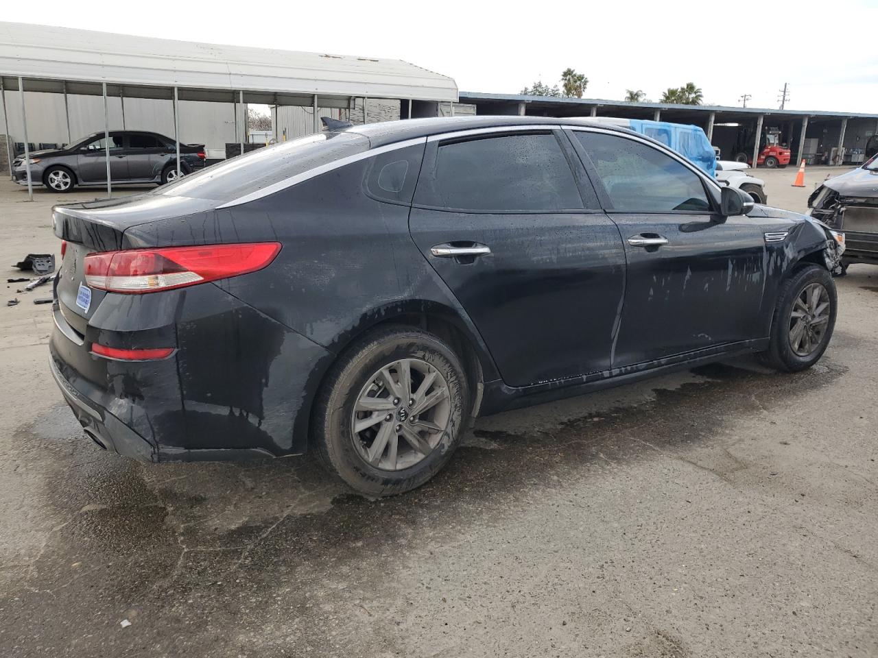 2020 KIA Optima VIN 5XXGT4L38LG415959 Copart auction photo, vandalism / front end damage thumbnail 3