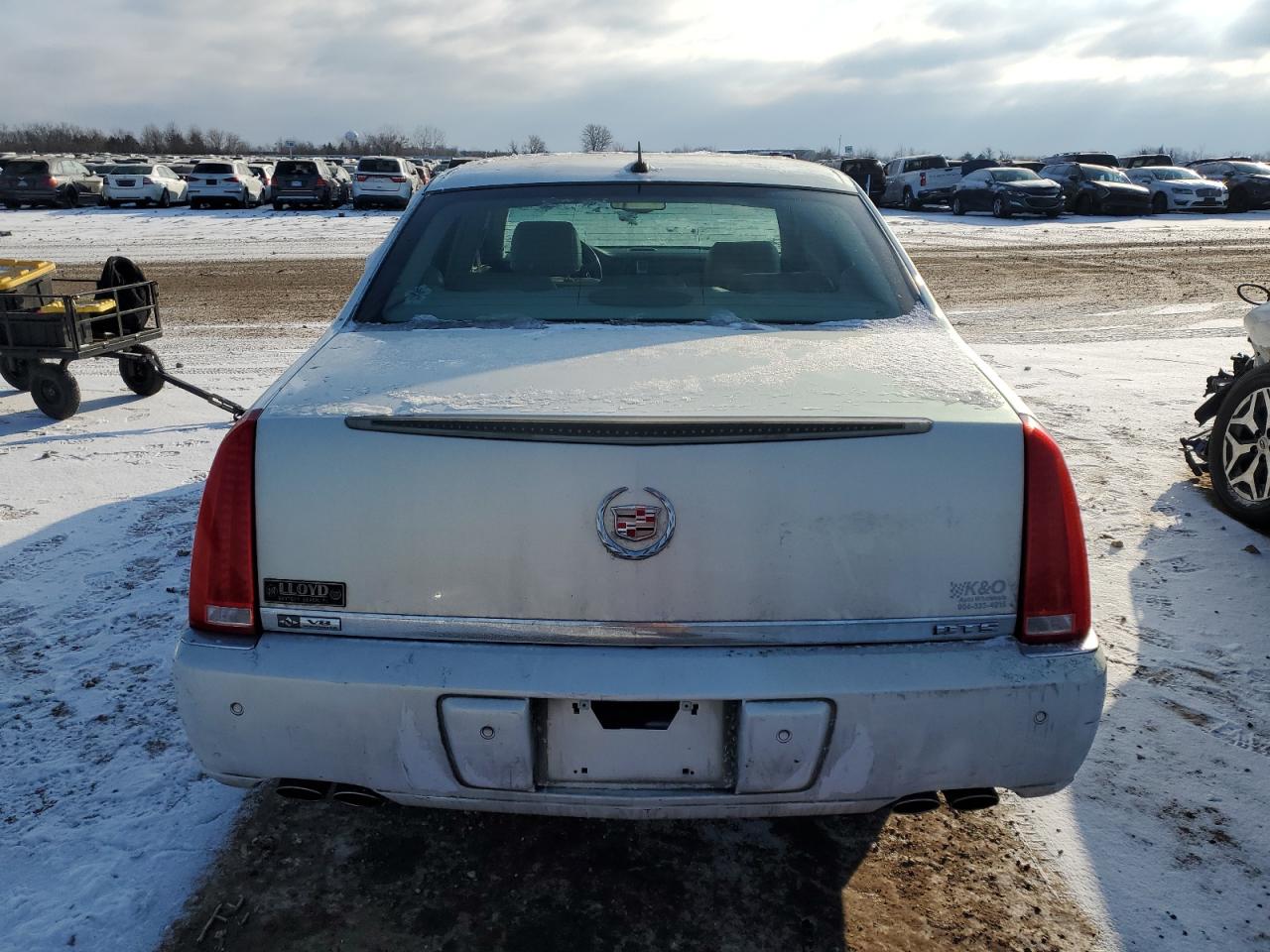 2007 Cadillac DTS VIN 1G6KD57Y47U147787 Copart auction photo, front end / side damage thumbnail 6