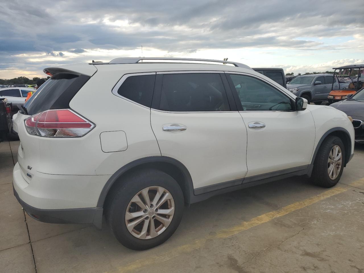 2014 Nissan Rogue VIN 5N1AT2MT2EC839113 Copart auction photo, water/flood damage thumbnail 3