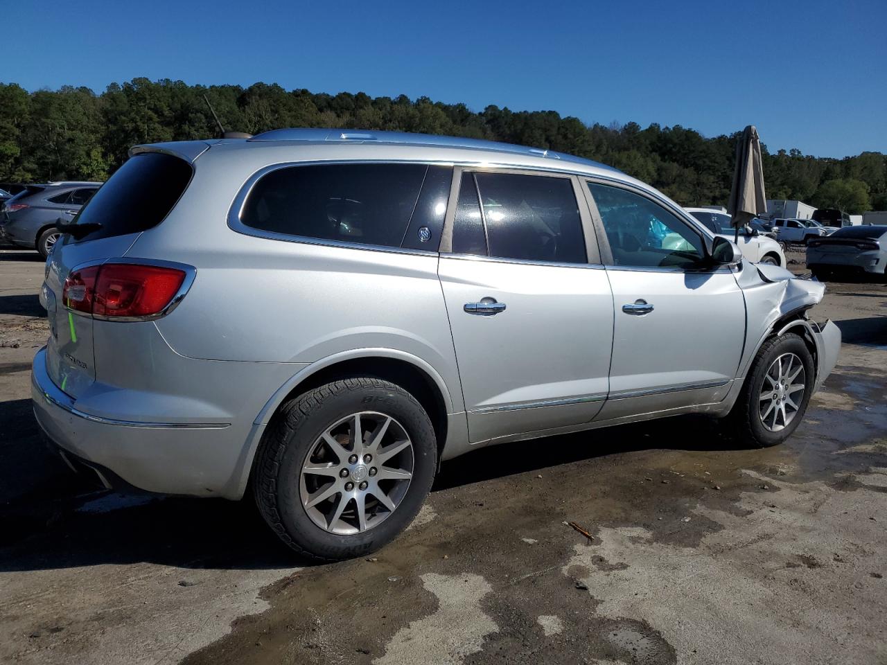 2017 Buick Enclave VIN 5GAKRBKD5HJ230585 Copart auction photo, front end / side damage thumbnail 3