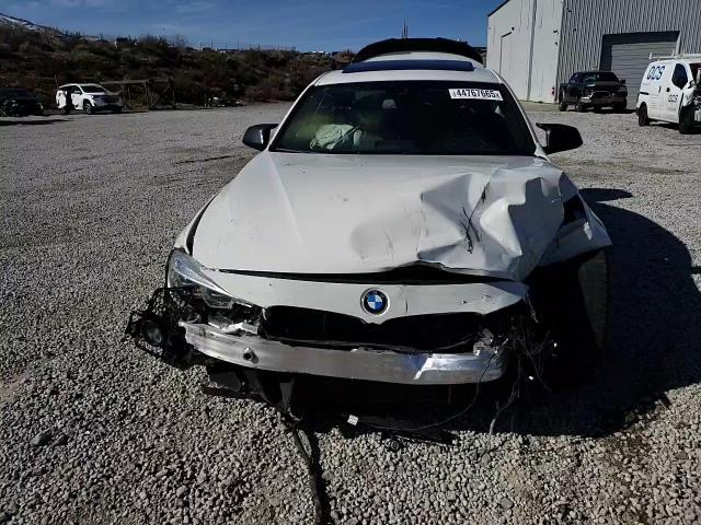 2017 BMW 3er VIN WBA8B3G33HNU36139 Copart auction photo, front end / rear end damage thumbnail 12
