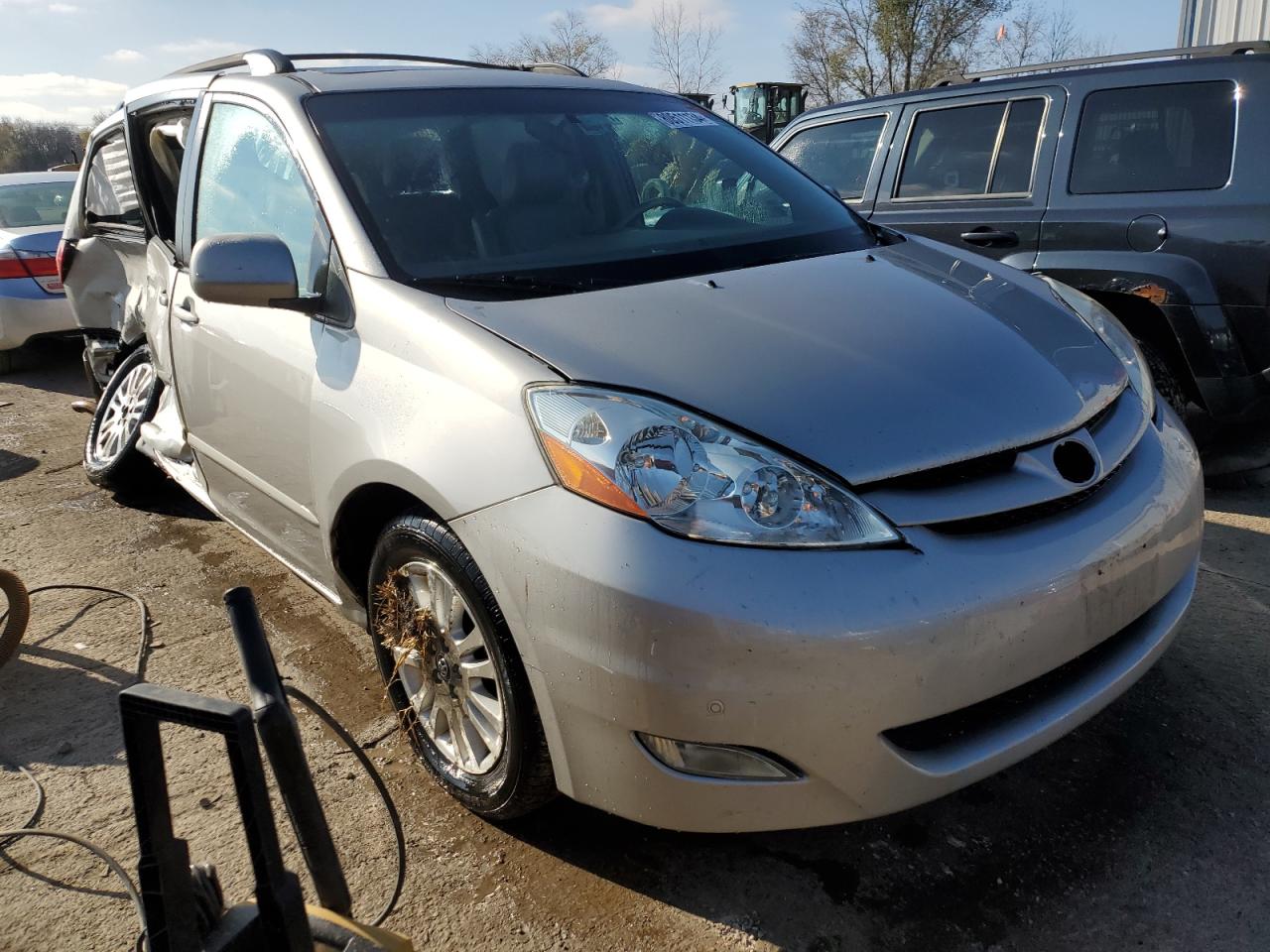 2010 Toyota Sienna VIN 5TDYK4CC7AS338391 Copart auction photo, side / rear end damage thumbnail 4