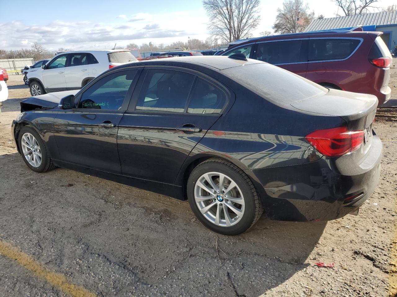 2018 BMW 3er VIN WBA8E1G55JNU91579 Copart auction photo, front end / minor dent/scratches damage thumbnail 2