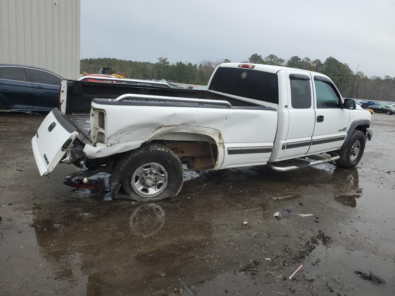 2001 Chevrolet Silverado VIN 1GCHC29171E346312 Copart auction photo, rear end / side damage thumbnail 3