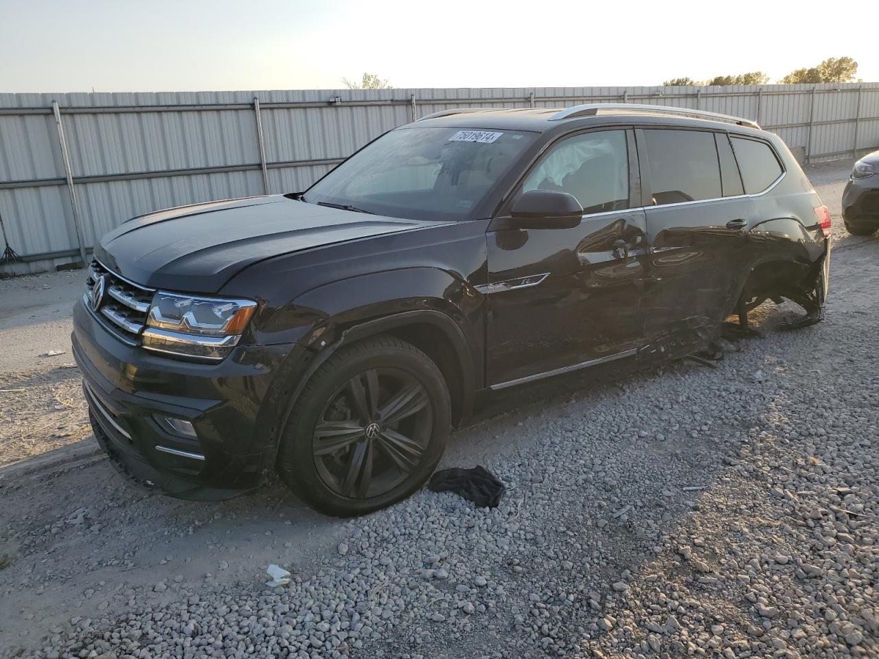 2018 Volkswagen Atlas VIN 1V2FR2CA0JC551947