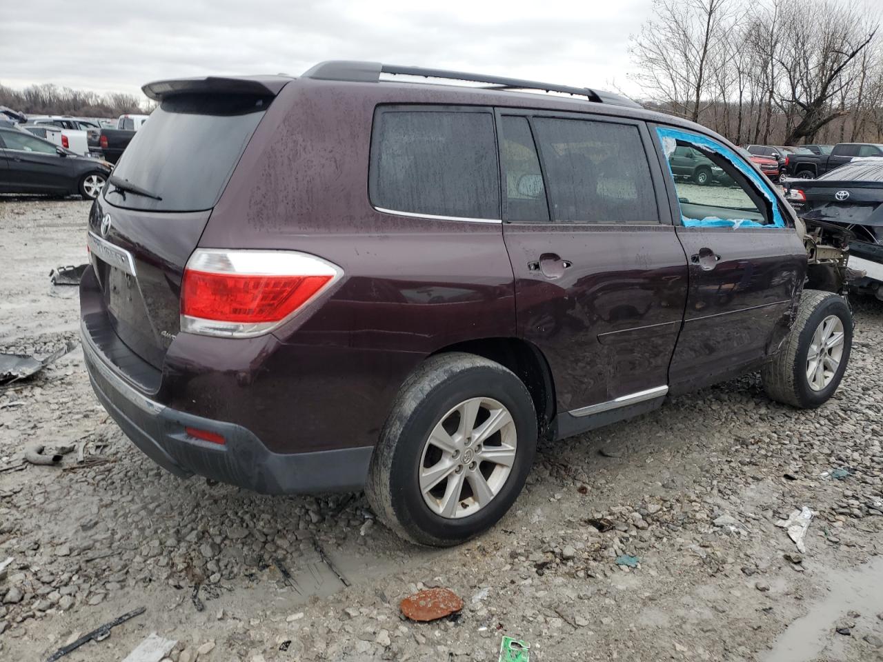 2011 Toyota Highlander VIN 5TDBK3EH0BS066373 Copart auction photo, front end / side damage thumbnail 3