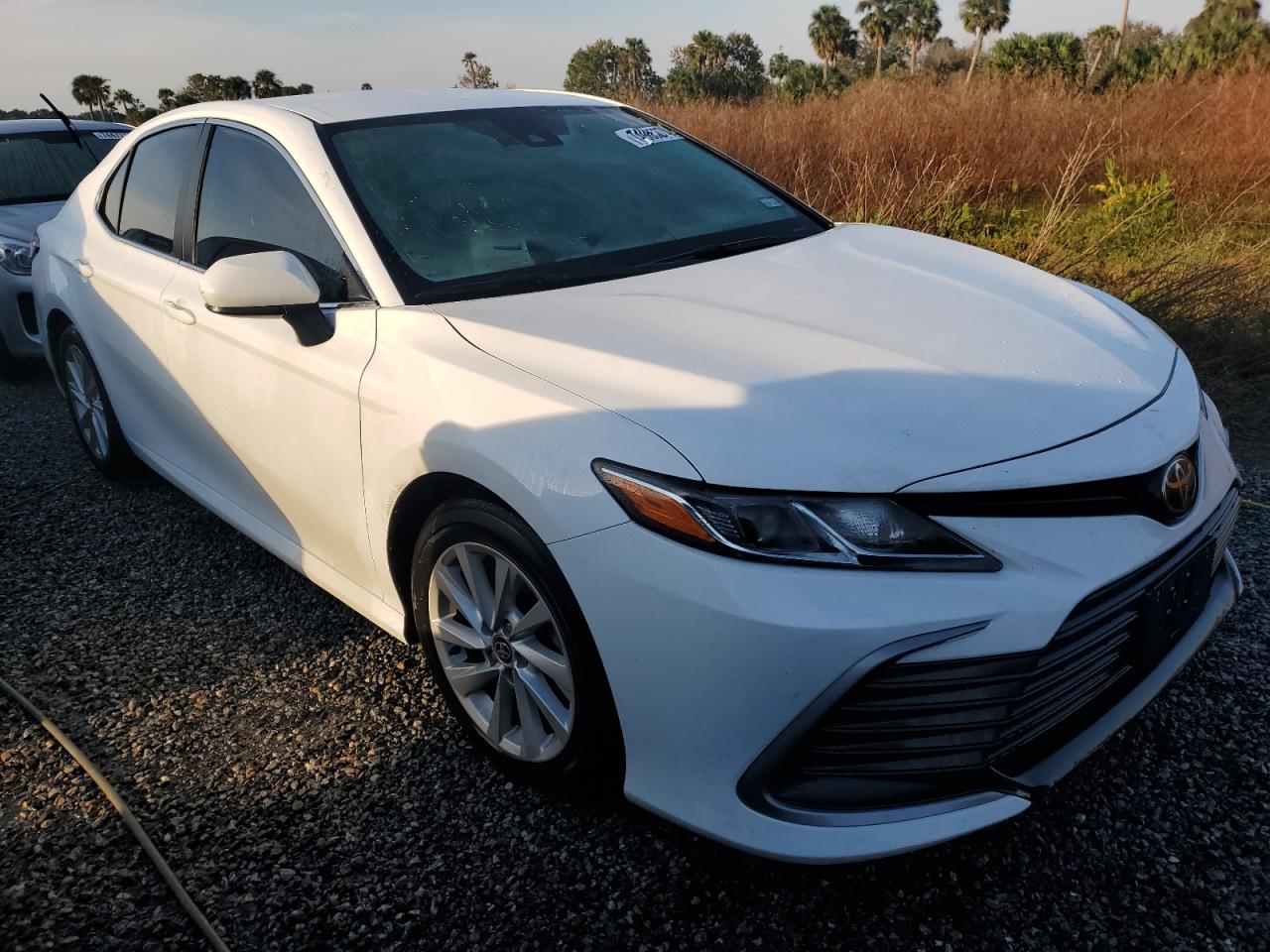 2022 Toyota Camry VIN 4T1C11AK1NU696282 Copart auction photo, water/flood damage thumbnail 4