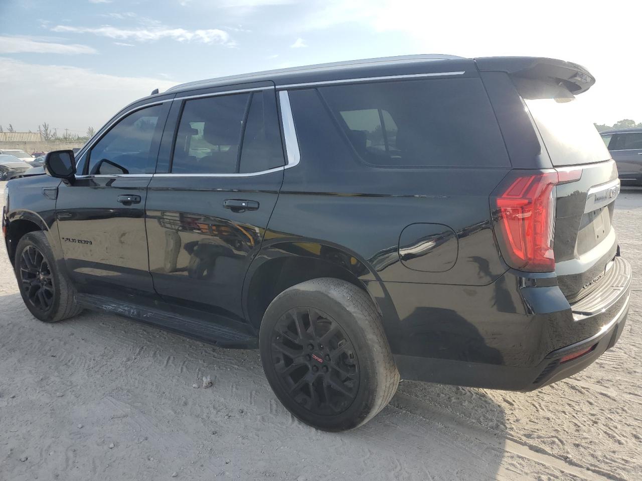 2022 GMC Yukon VIN 1GKS1AKD9NR315026 Copart auction photo, front end damage thumbnail 2