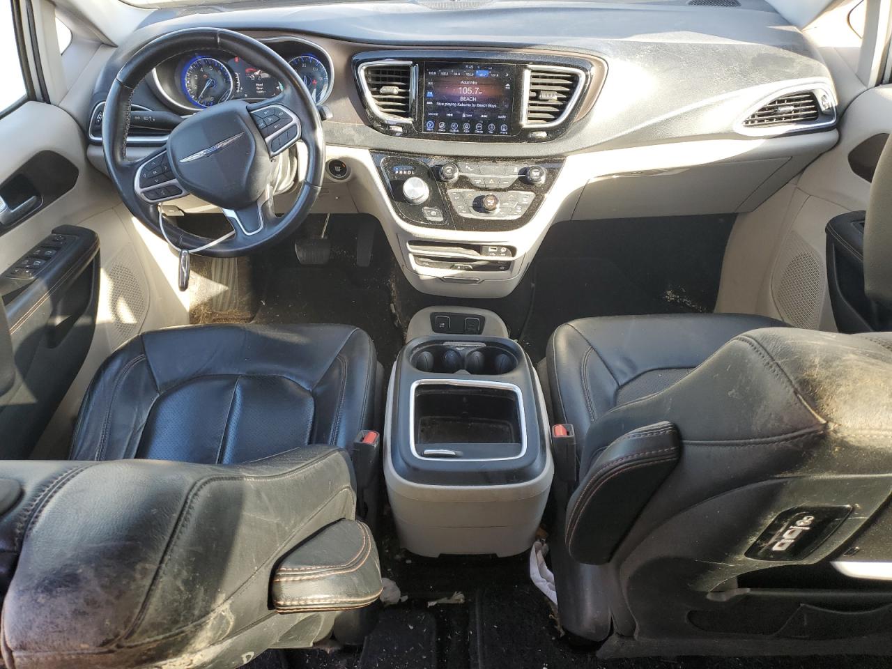 2017 Chrysler Pacifica VIN 2C4RC1EGXHR616381 Copart auction photo, front end / minor dent/scratches damage thumbnail 8