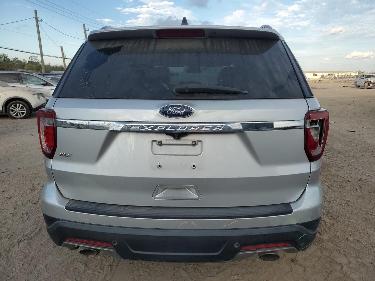 2018 Ford Explorer VIN 1FM5K7D81JGB55542 Copart auction photo, side / minor dent/scratches damage thumbnail 6
