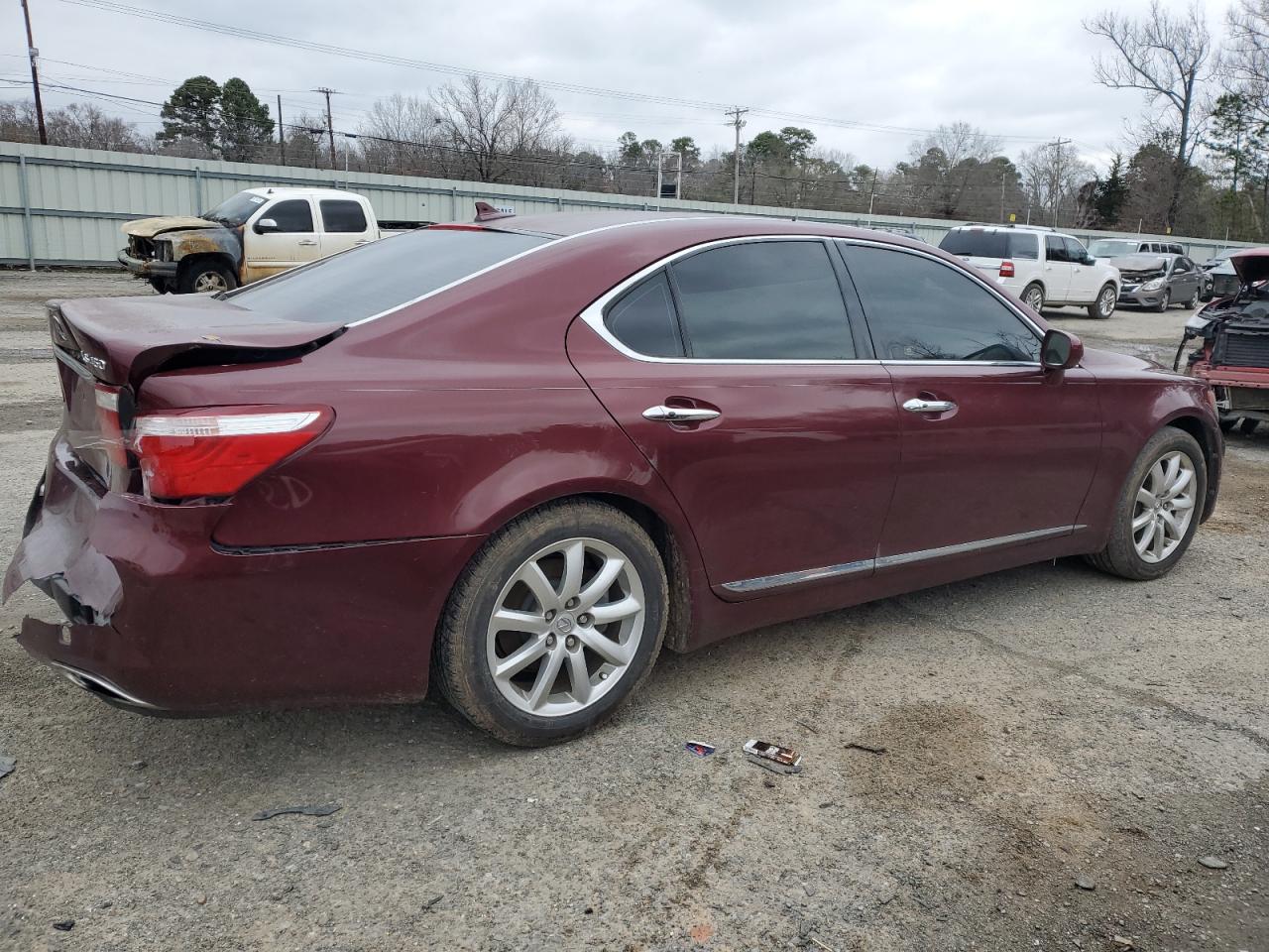 2008 Lexus LS VIN JTHBL46F085083977 Copart auction photo, rear end / minor dent/scratches damage thumbnail 3