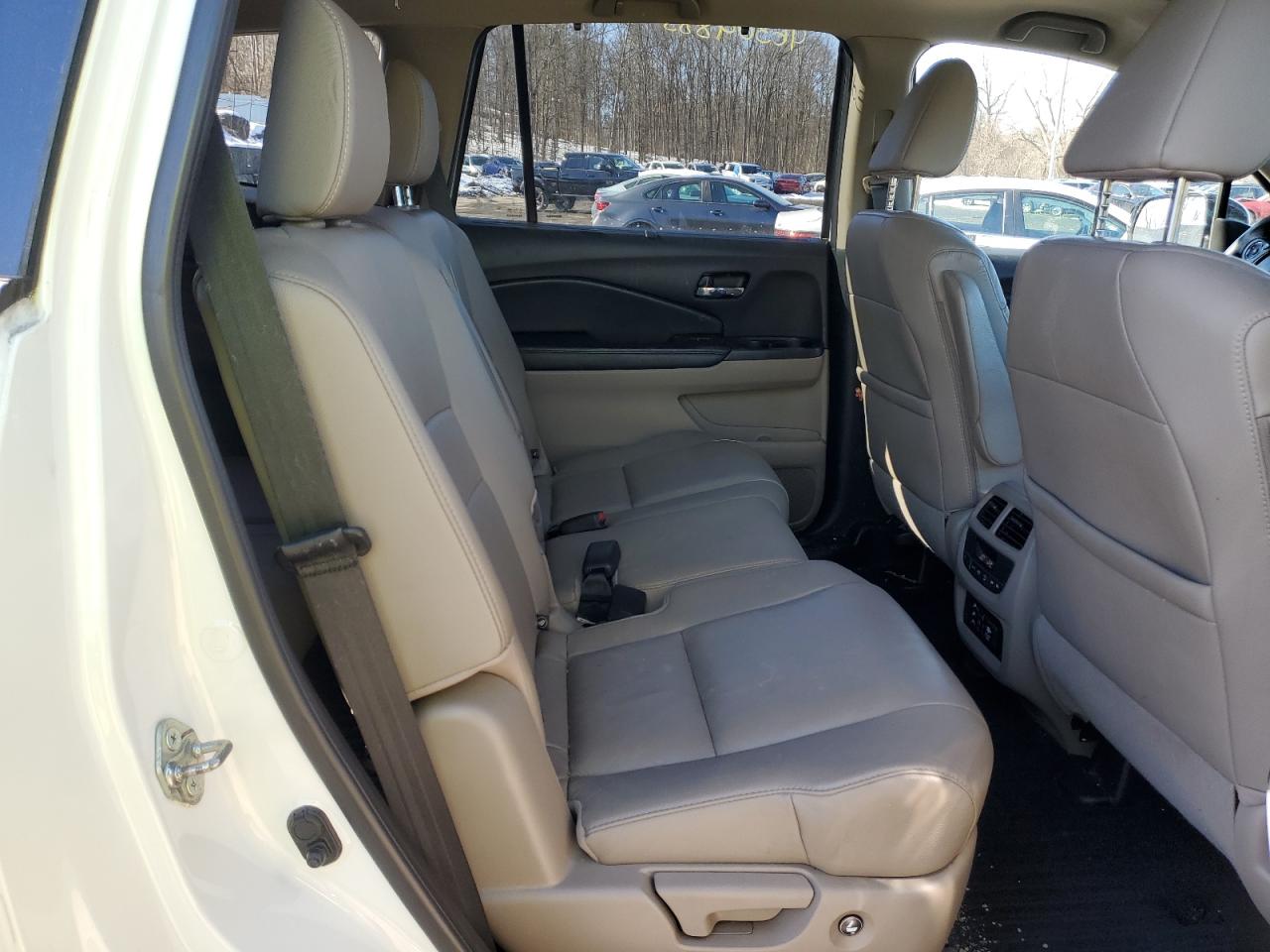 2017 Honda Pilot VIN 5FNYF6H97HB098349 Copart auction photo, front end / minor dent/scratches damage thumbnail 11
