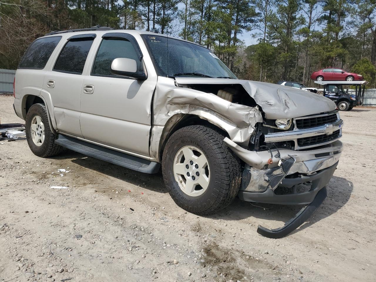 2005 Chevrolet Tahoe VIN 1GNEK13T05R139454 Copart auction photo, front end / side damage thumbnail 4