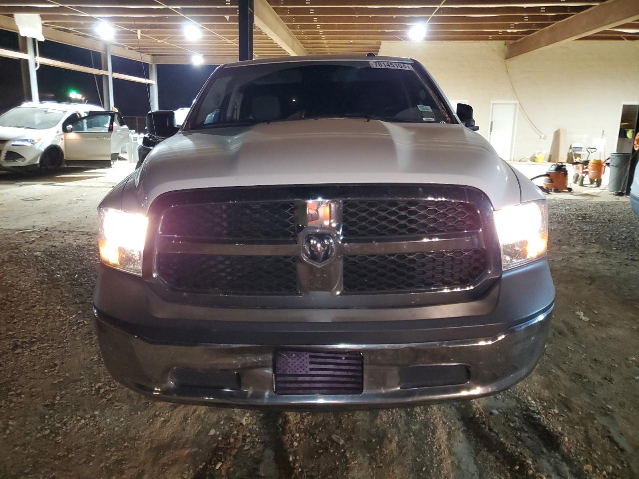 2018 RAM 1500 VIN 3C6JR6DT3JG204393 Copart auction photo, rear end / side damage thumbnail 5