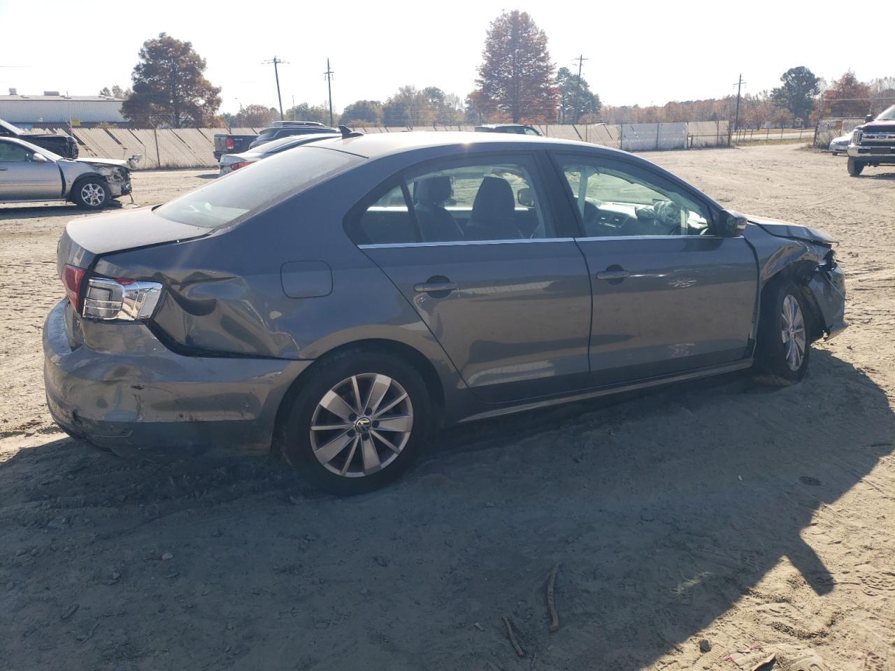 2015 Volkswagen Jetta VIN 3VWD17AJ0FM235029 Copart auction photo, front end / all over damage thumbnail 3