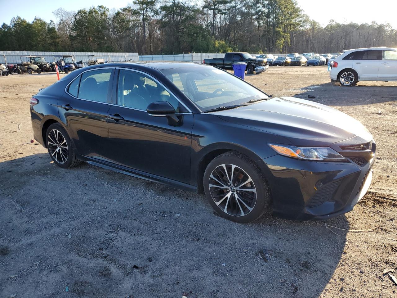 2018 Toyota Camry VIN 4T1B11HK2JU151333 Copart auction photo, side / front end damage thumbnail 4