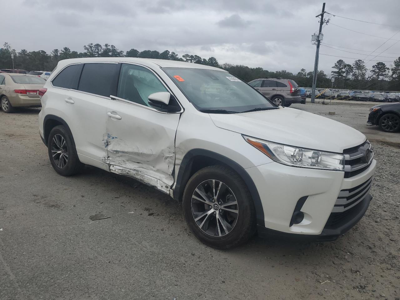 2018 Toyota Highlander VIN 5TDZARFH8JS040945 Copart auction photo, side / front end damage thumbnail 4