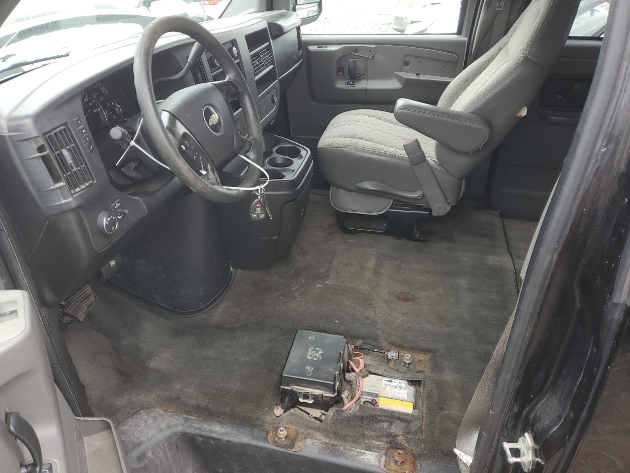 2009 Chevrolet Express VIN 1GAHG39K291137624 Copart auction photo, front end / side damage thumbnail 7