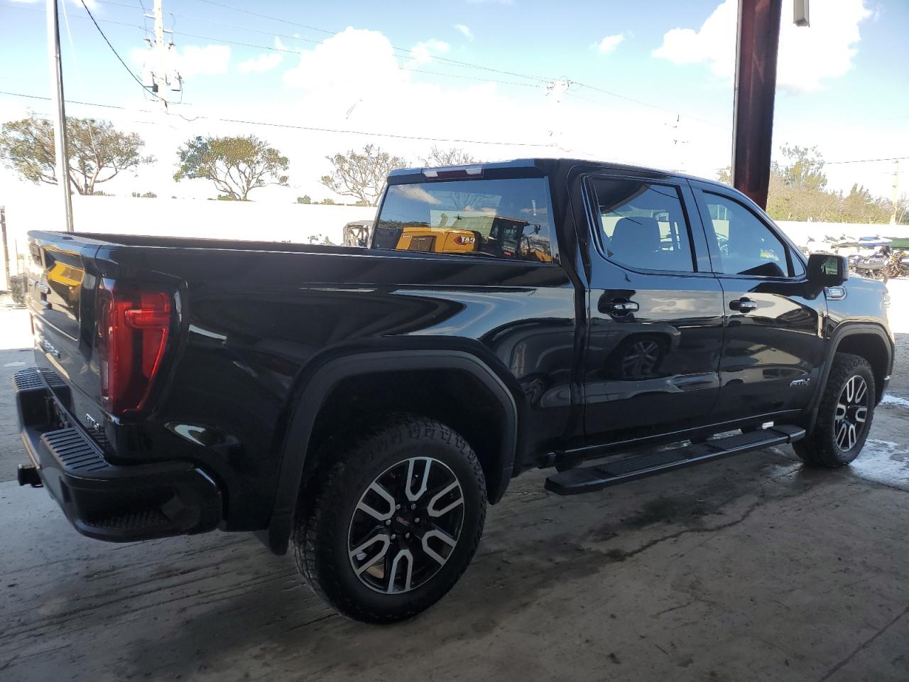 2021 GMC Sierra VIN 3GTU9EET1MG452886 Copart auction photo, minor dent/scratches damage thumbnail 3