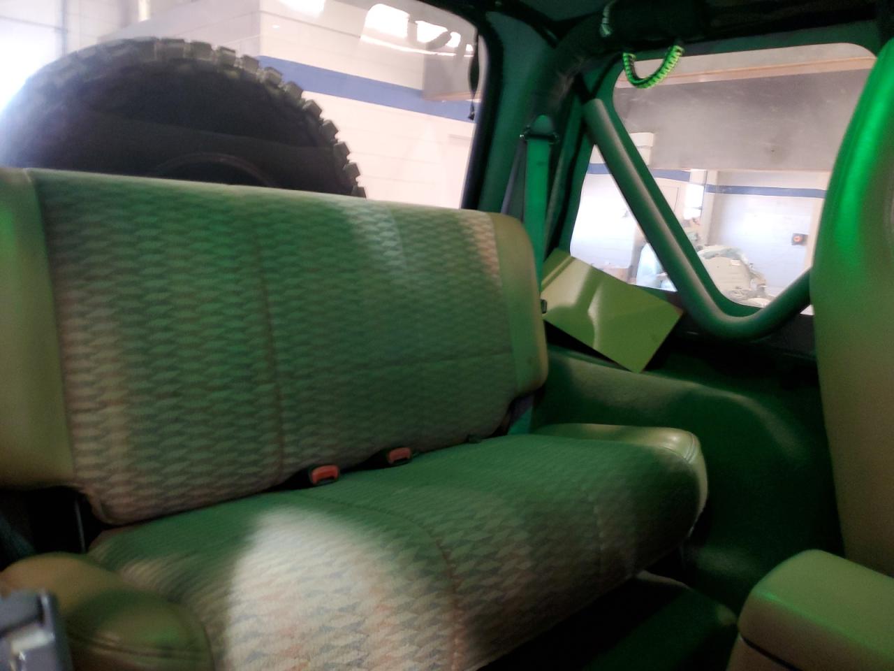 2000 Jeep Wrangler VIN 1J4FA49S3YP760214 Copart auction photo, front end / minor dent/scratches damage thumbnail 11