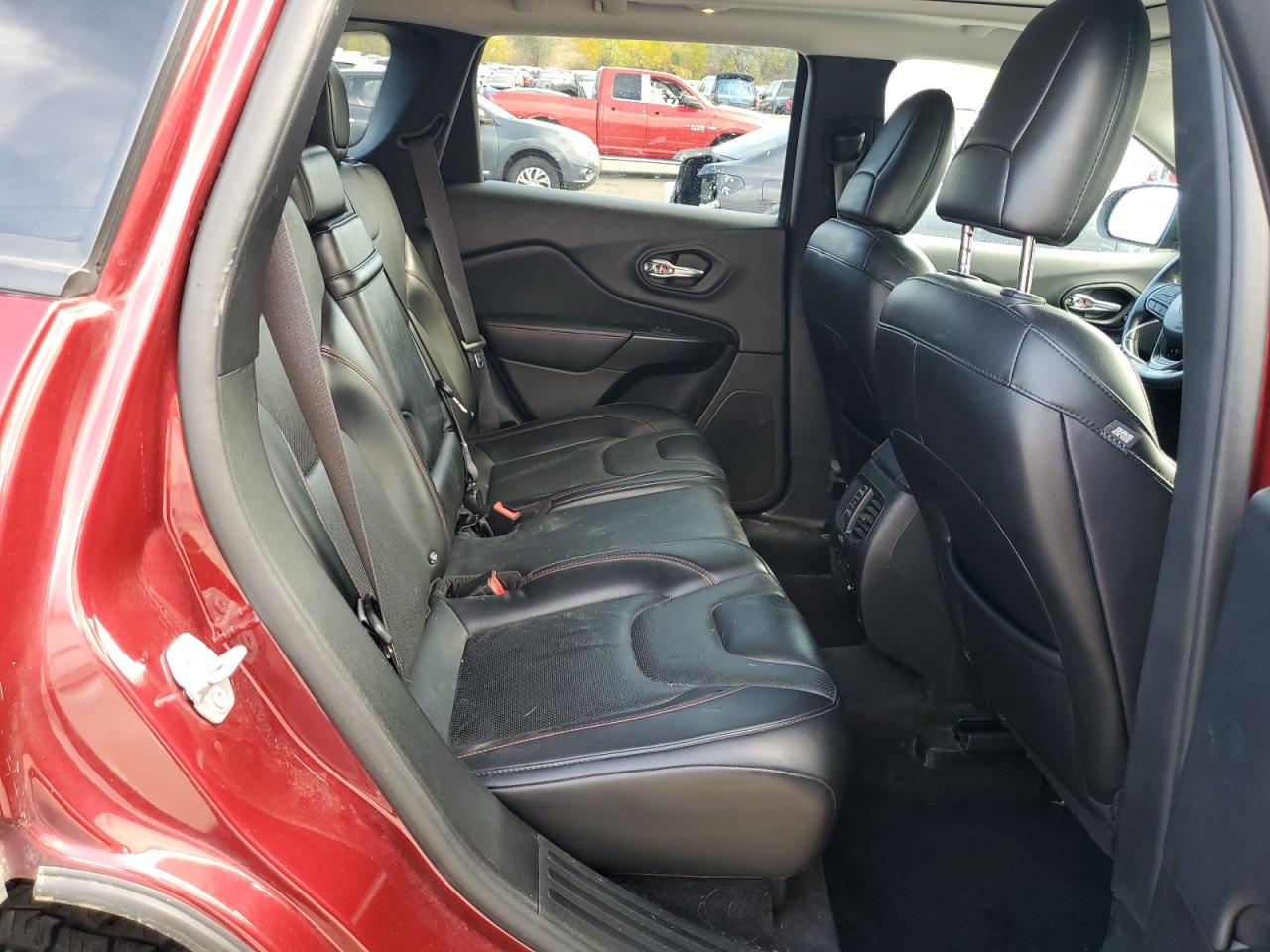 2019 Jeep Cherokee VIN 1C4PJMBX0KD169380 Copart auction photo, front end damage thumbnail 11