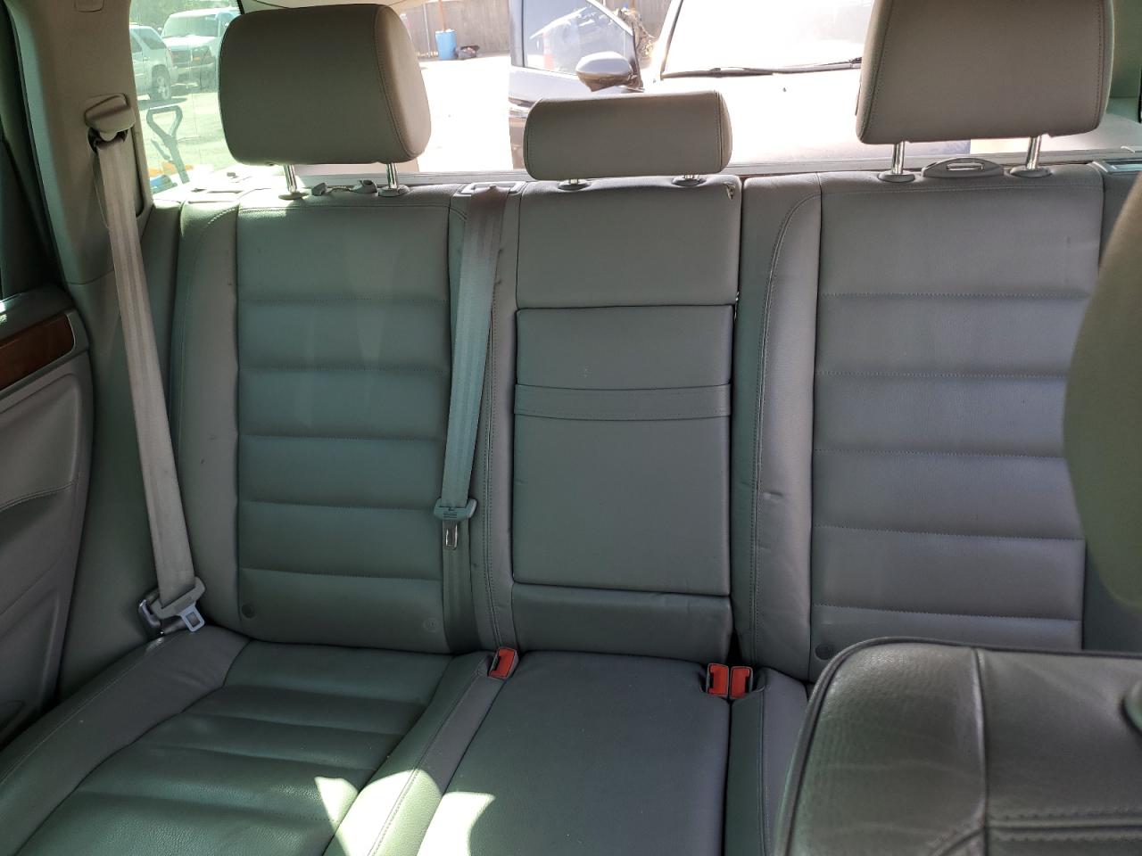 2004 Volkswagen Touareg VIN WVGCM77LX4D039165 Copart auction photo, hail damage thumbnail 10