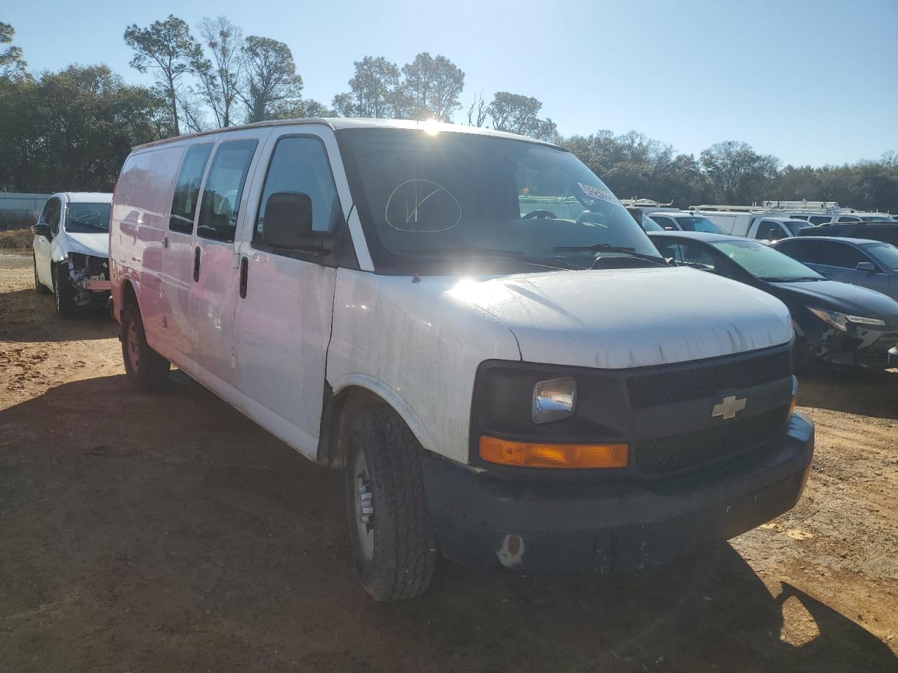 2017 Chevrolet Express VIN 1GCWGBFG9H1137417 Copart auction photo, normal wear damage thumbnail 4