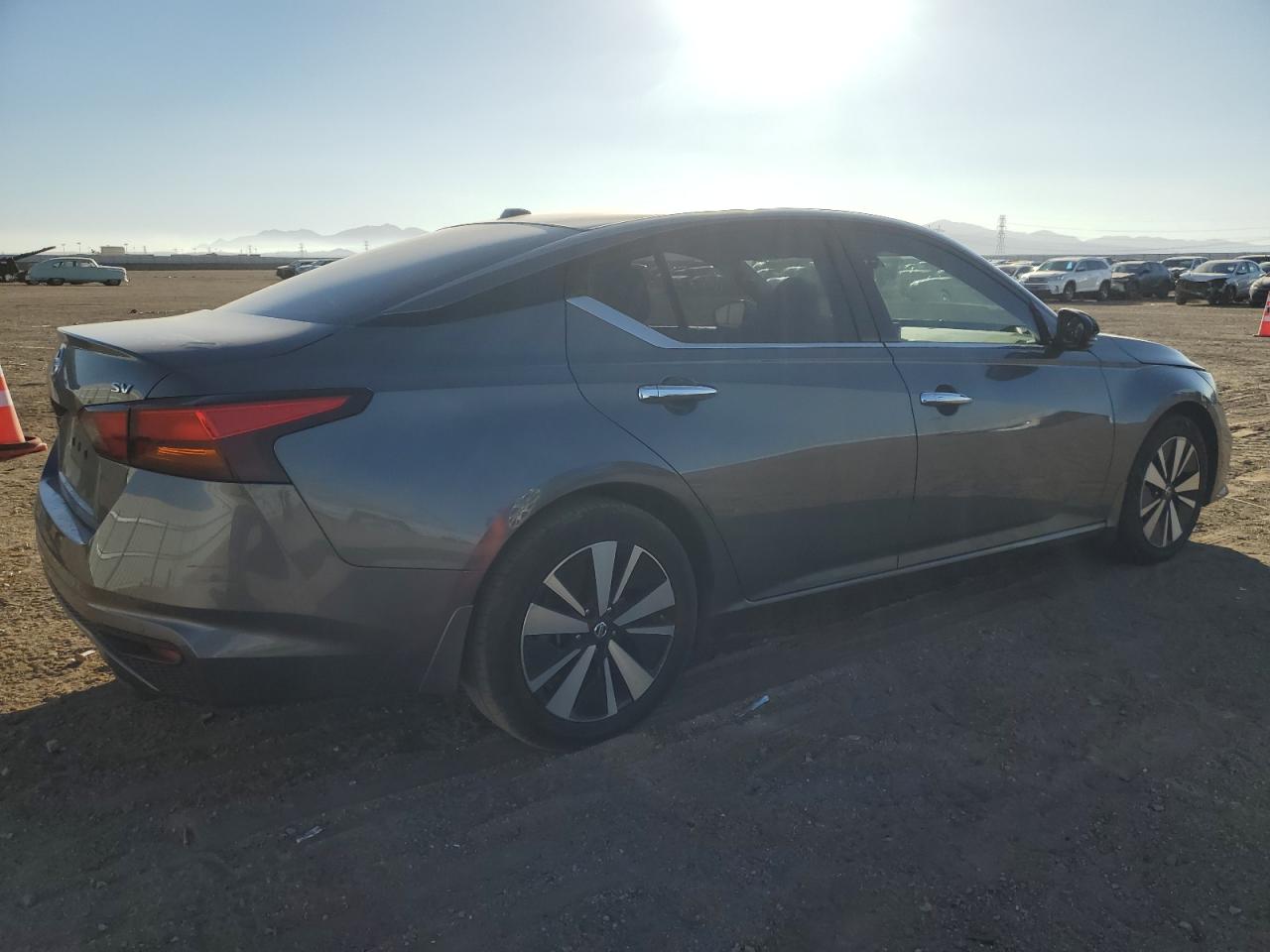 2019 Nissan Altima VIN 1N4BL4DV1KC179752 Copart auction photo, minor dent/scratches damage thumbnail 3