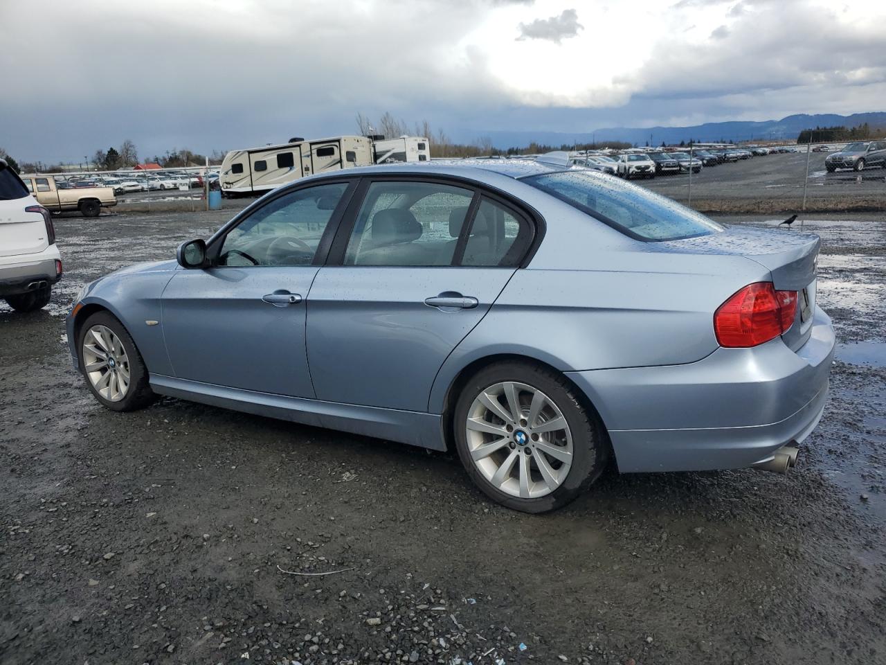 2011 BMW 3er VIN WBAPH5C56BA441217 Copart auction photo, normal wear damage thumbnail 2
