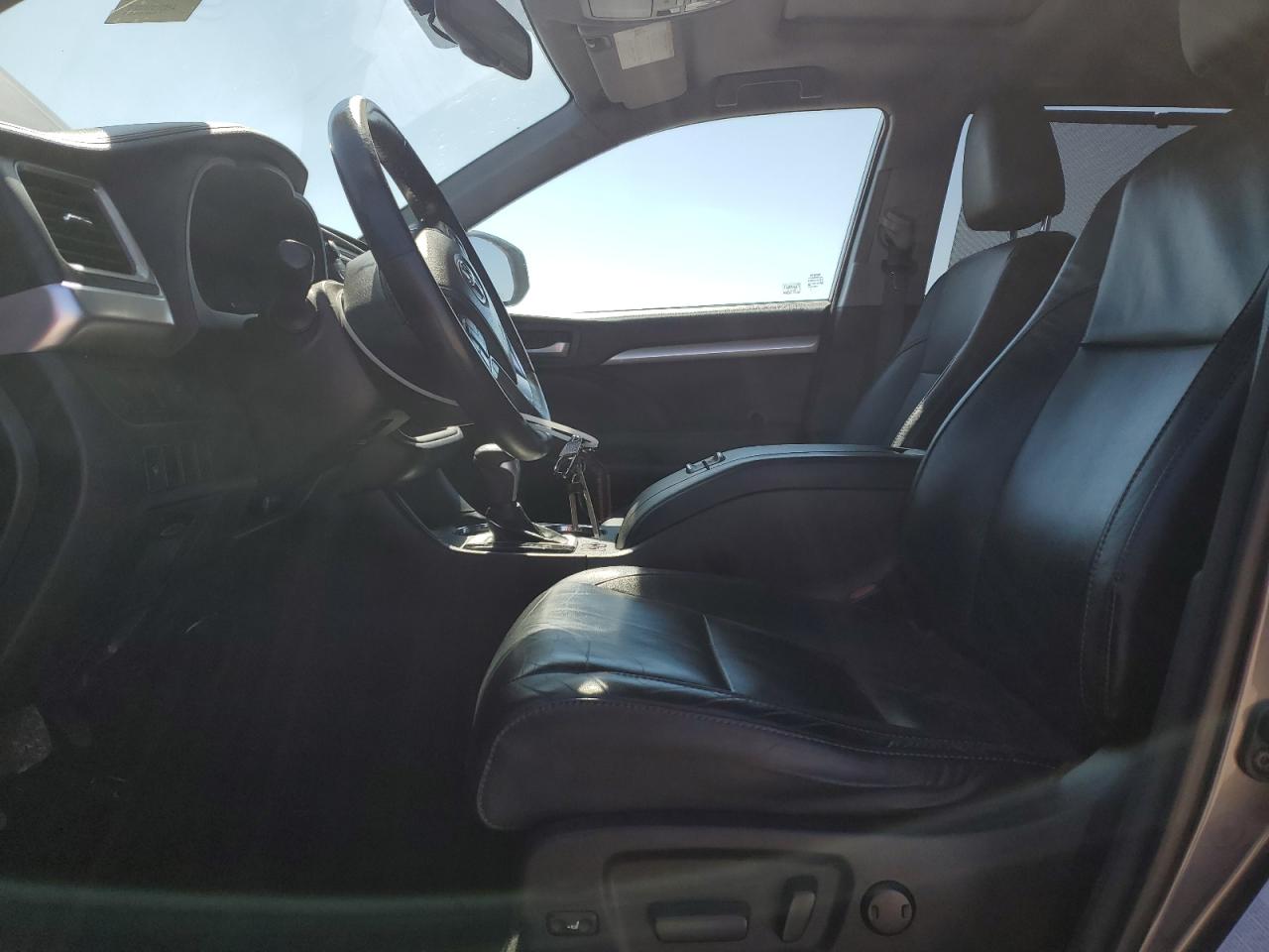 2014 Toyota Highlander VIN 5TDJKRFH6ES041592 Copart auction photo, front end / minor dent/scratches damage thumbnail 7