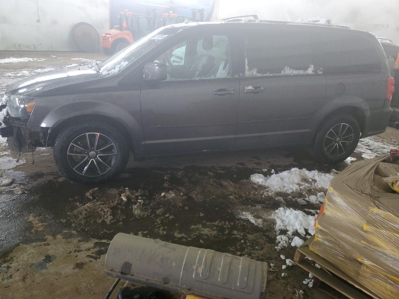2017 Dodge Caravan VIN 2C4RDGEG0HR574951 Copart auction photo, front end damage thumbnail 2