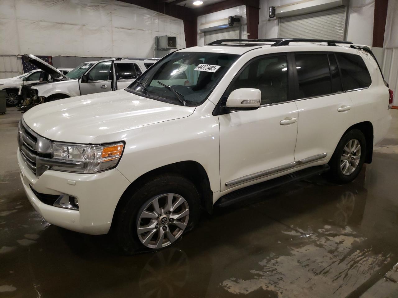 2016 Toyota Land Cruiser VIN JTMCY7AJ8G4043932