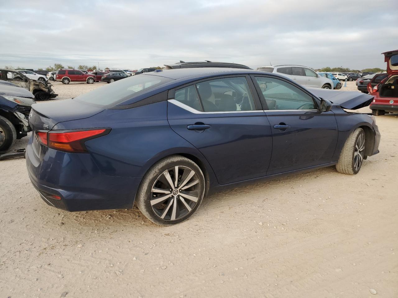 2021 Nissan Altima VIN 1N4BL4CVXMN317538 Copart auction photo, front end damage thumbnail 3