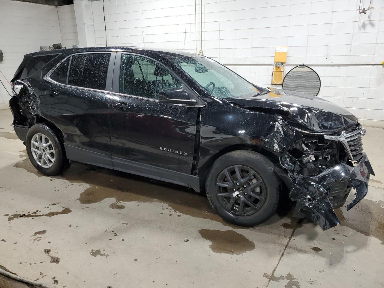 2022 Chevrolet Equinox VIN 3GNAXUEV2NL104065 Copart auction photo, front end / rear end damage thumbnail 4