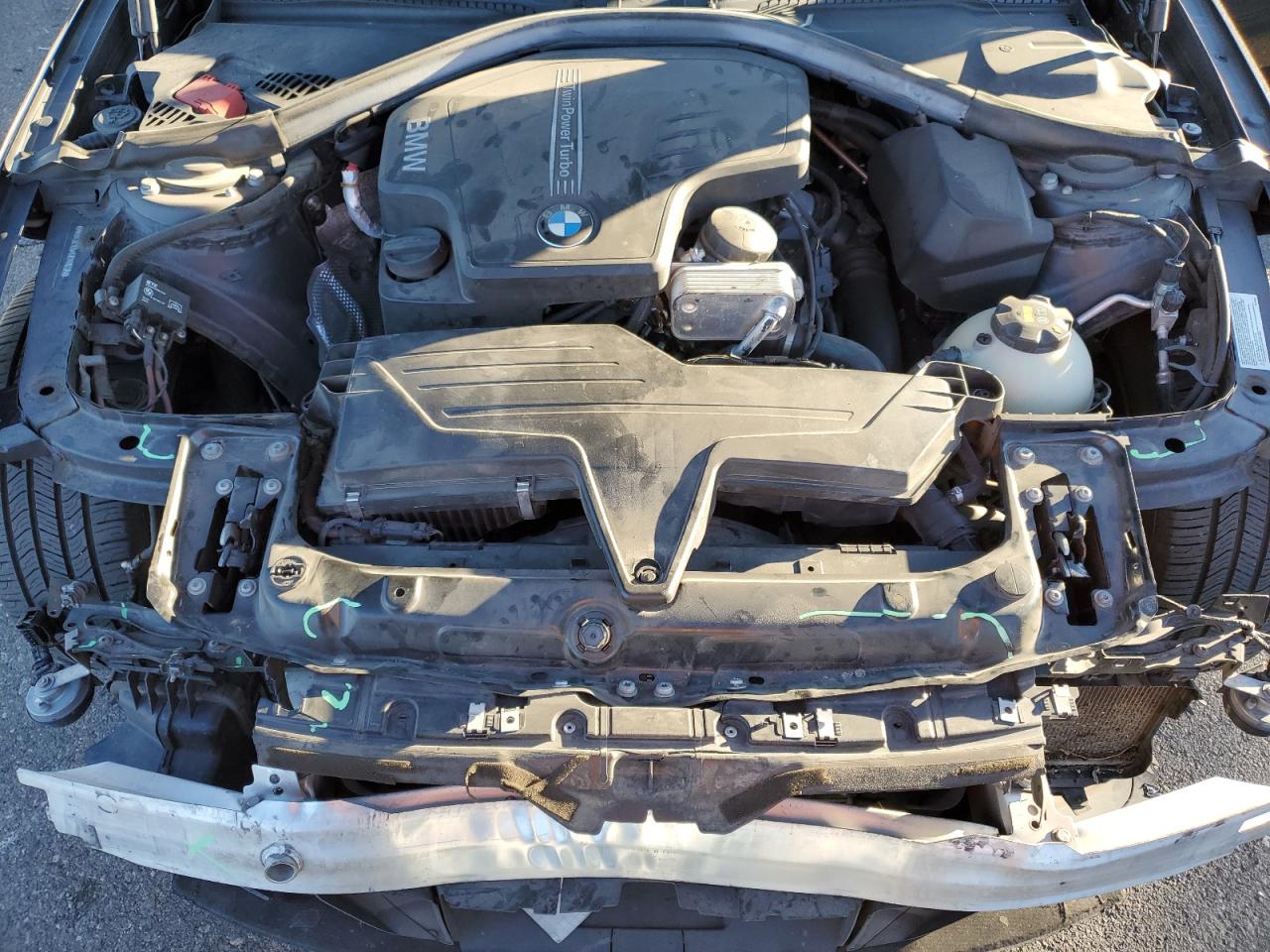 2014 BMW 3er VIN WBA3C1C54EK117638 Copart auction photo, front end damage thumbnail 11