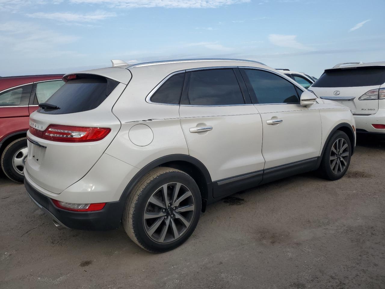 2019 Lincoln MKC VIN 5LMCJ3C9XKUL27662 Copart auction photo, water/flood damage thumbnail 3