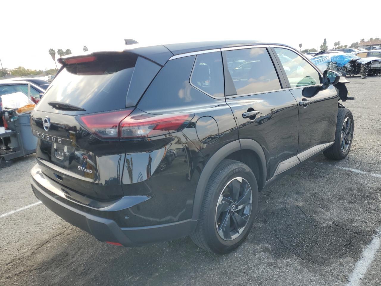 2024 Nissan Rogue VIN 5N1BT3BB5RC686267 Copart auction photo, front end / minor dent/scratches damage thumbnail 3