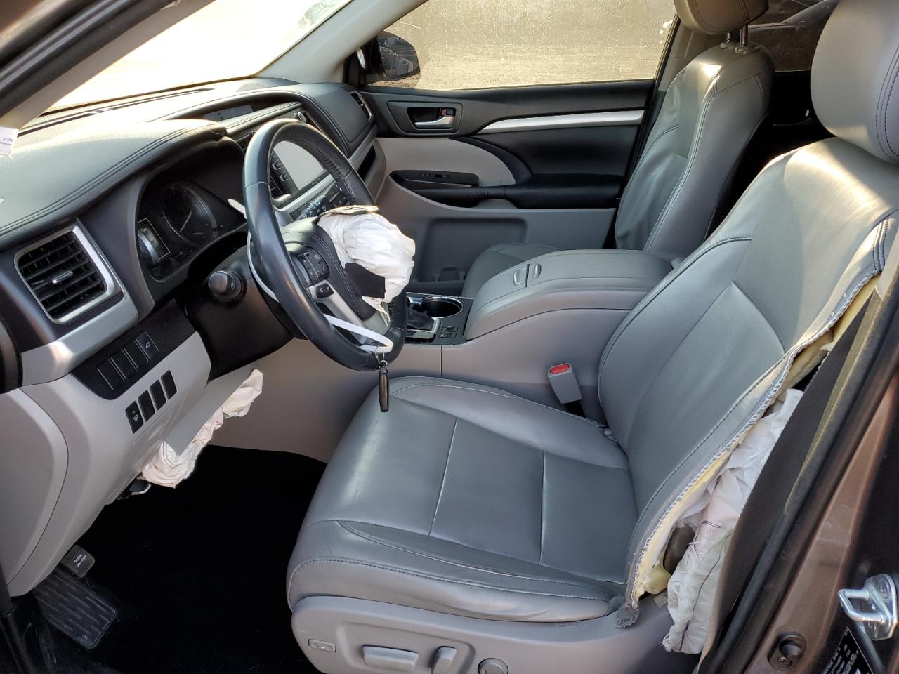 2016 Toyota Highlander VIN 5TDKKRFH9GS142486 Copart auction photo, front end damage thumbnail 7
