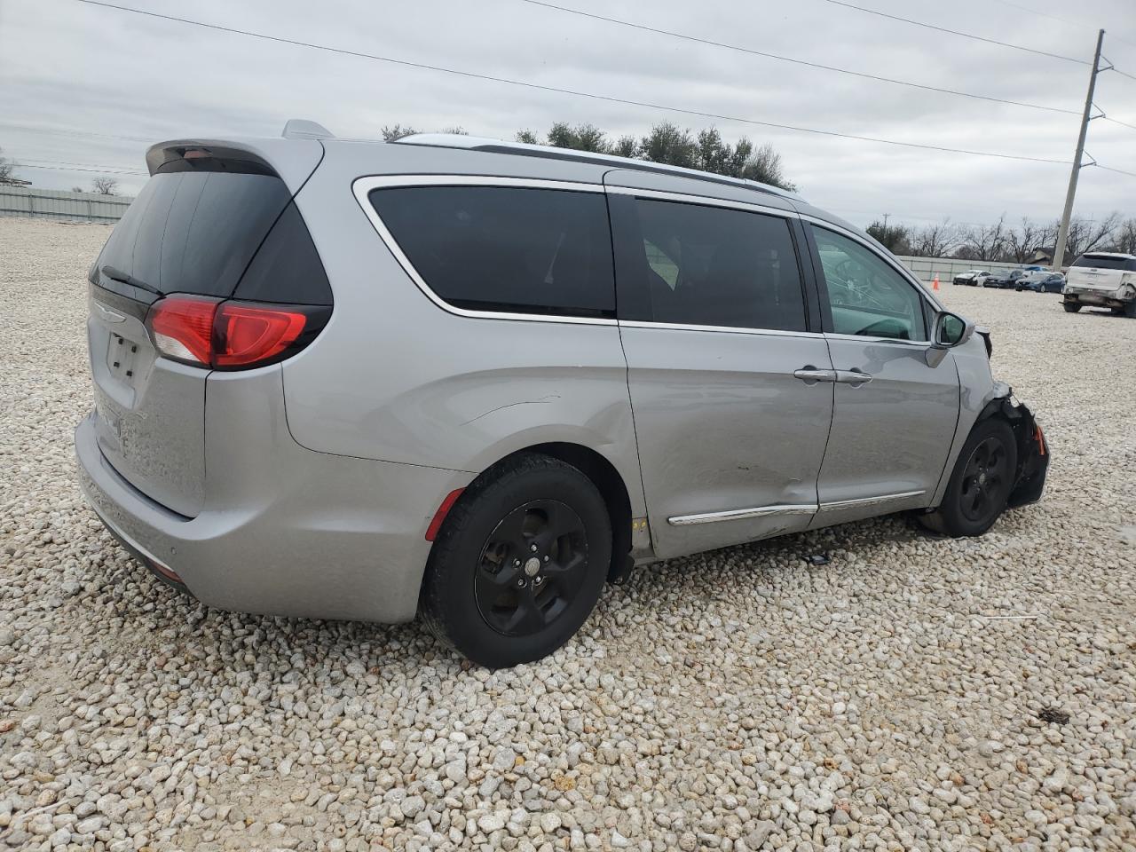 2017 Chrysler Pacifica VIN 2C4RC1EG3HR811769 Copart auction photo, front end damage thumbnail 3