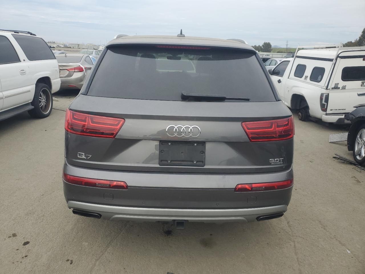 2018 Audi Q7 VIN WA1LAAF79JD045981 Copart auction photo, front end damage thumbnail 6