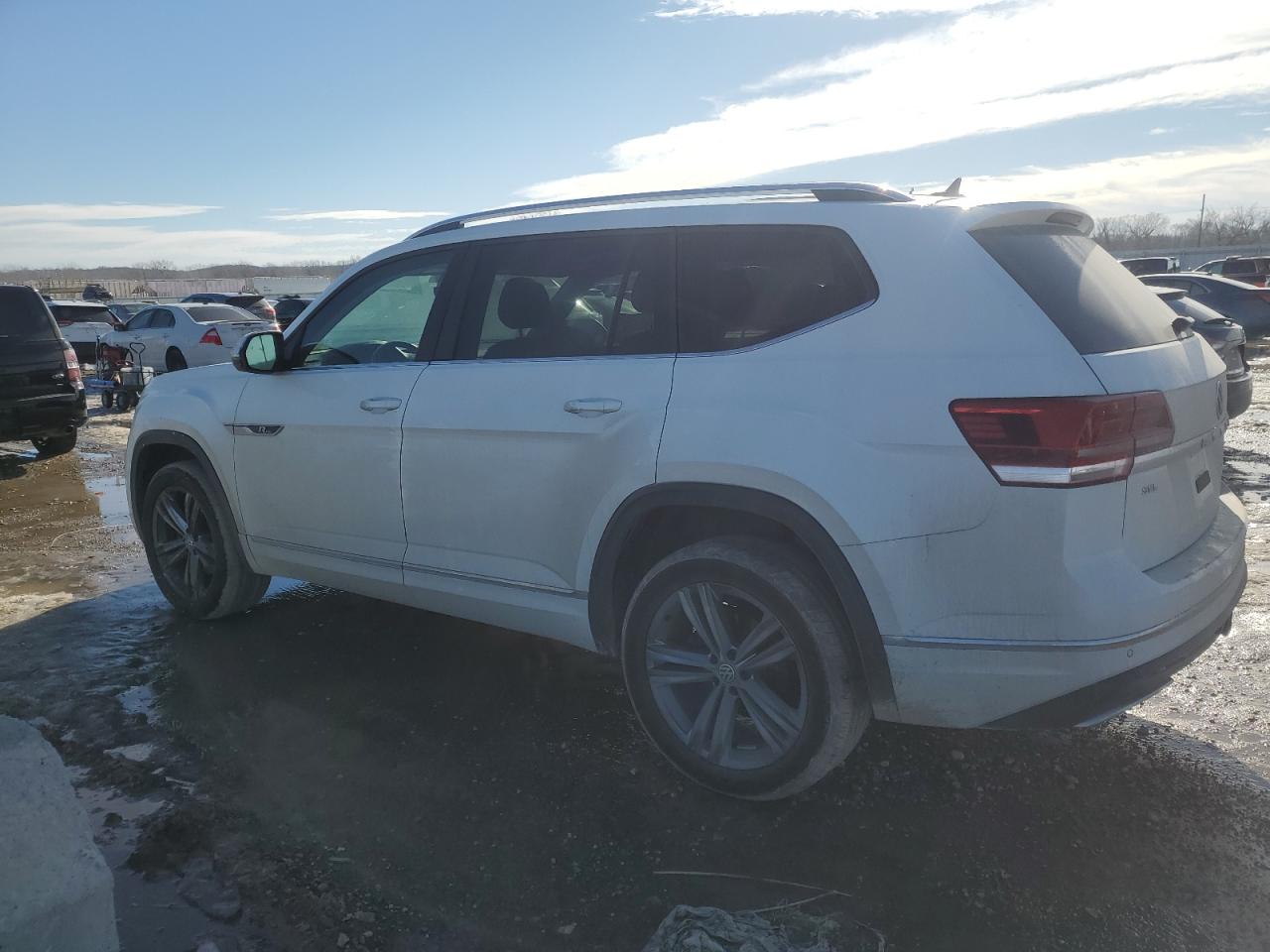 2018 Volkswagen Atlas VIN 1V2RR2CA6JC523504 Copart auction photo, side damage thumbnail 2
