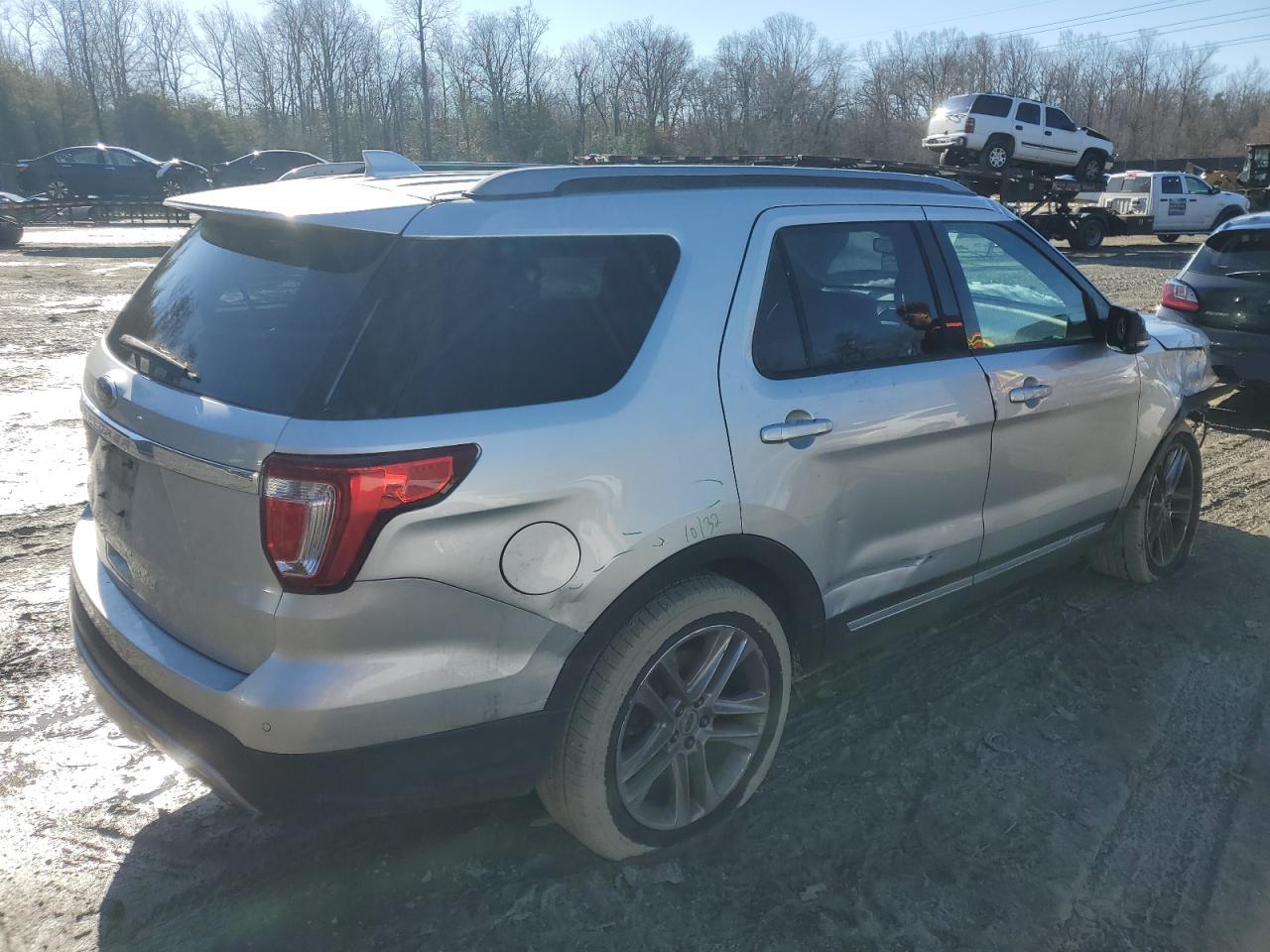 2016 Ford Explorer VIN 1FM5K7D86GGC55404 Copart auction photo, front end / side damage thumbnail 3